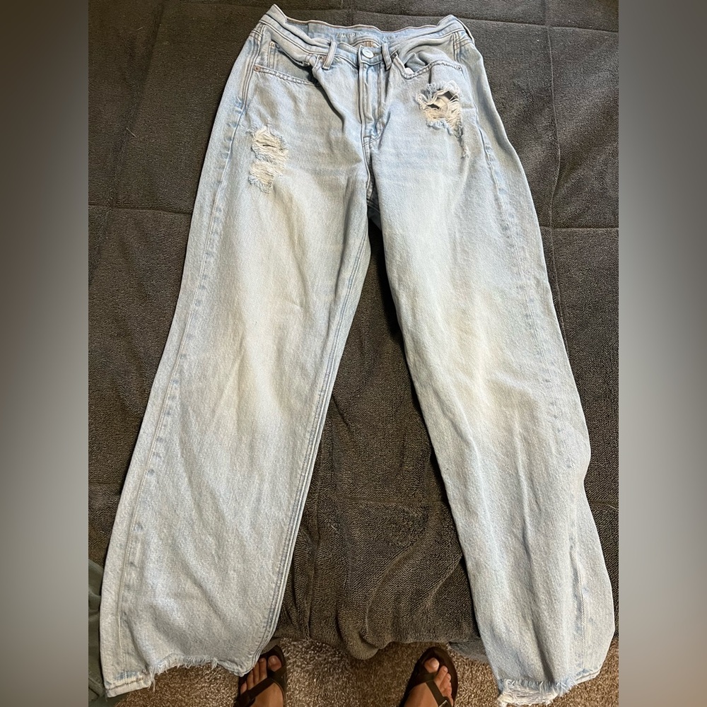 Size 6 light wash American eagle jeans